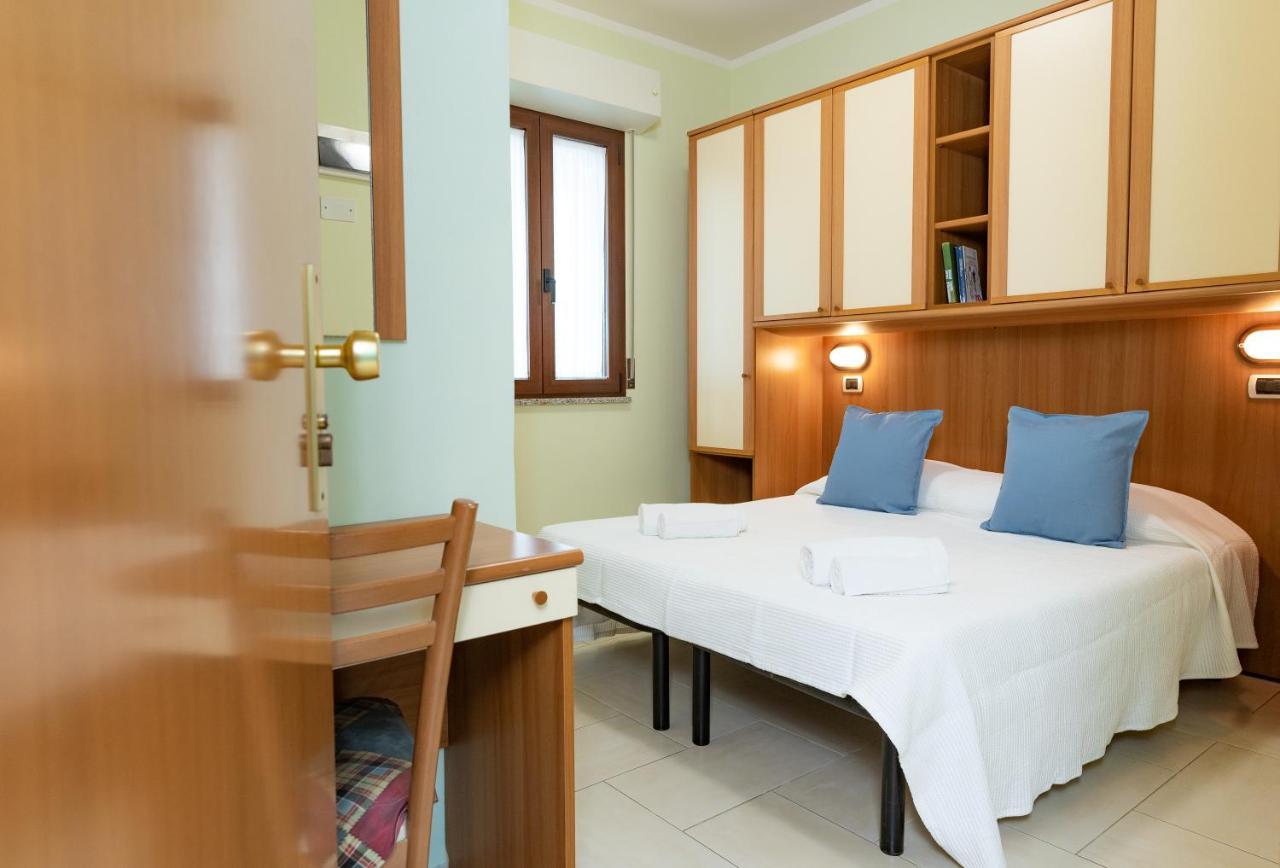 Hotel Greta B&B リミニ エクステリア 写真