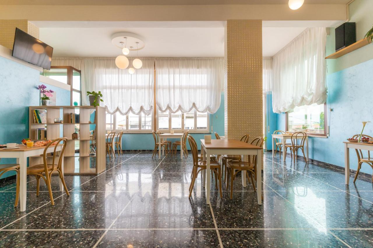 Hotel Greta B&B リミニ エクステリア 写真