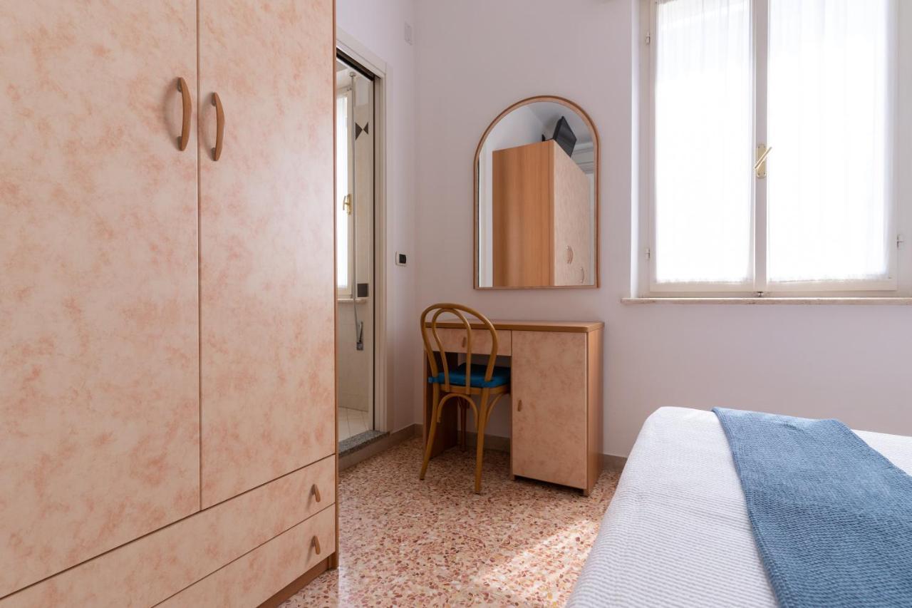 Hotel Greta B&B リミニ エクステリア 写真