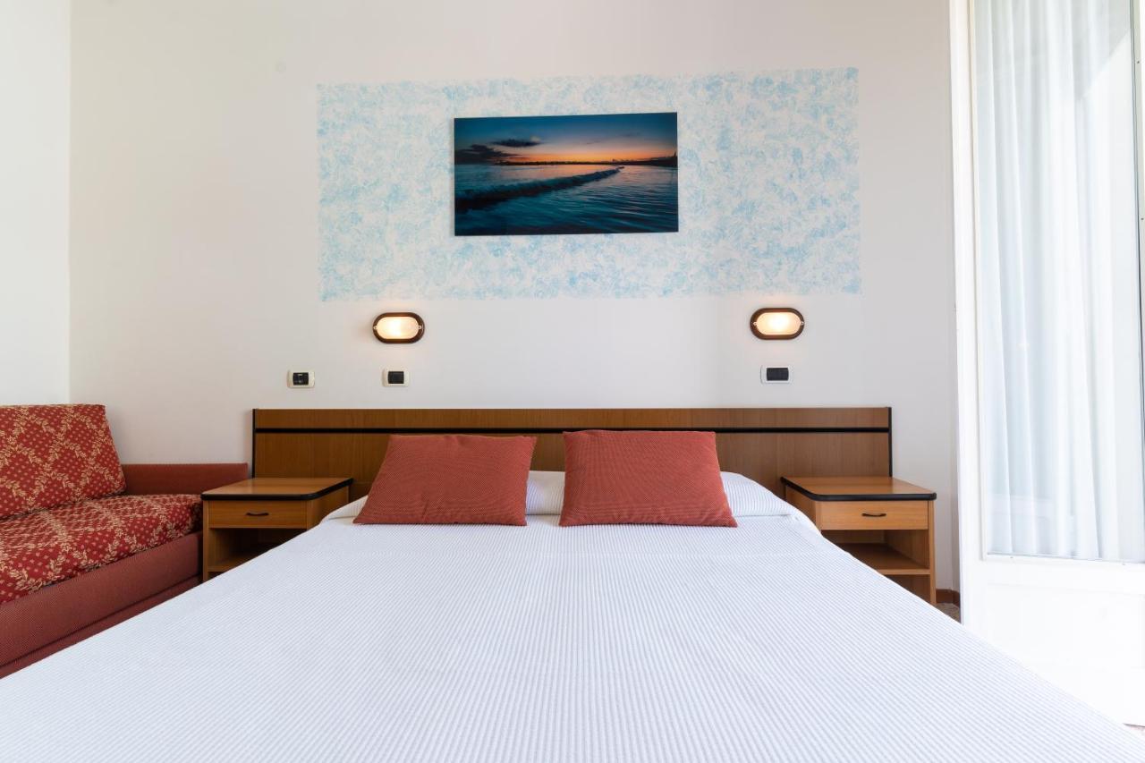 Hotel Greta B&B リミニ エクステリア 写真