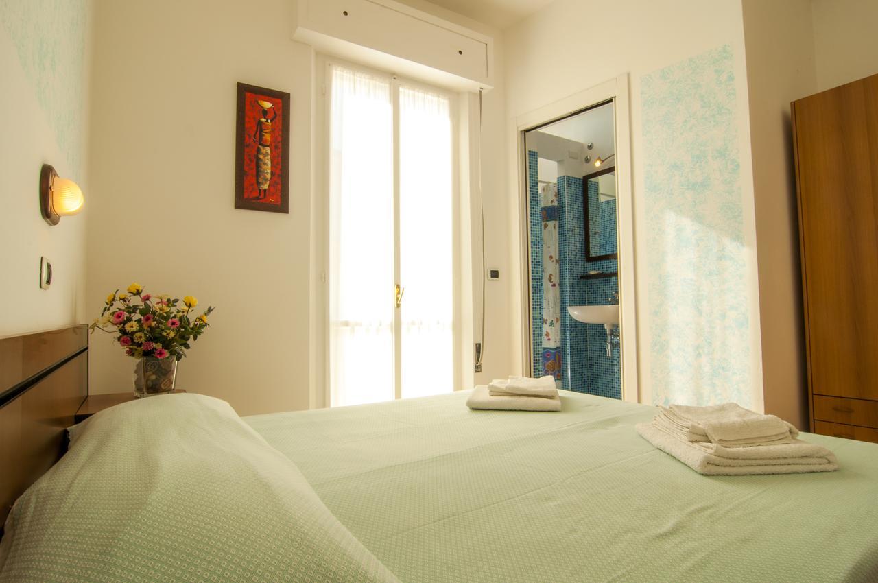 Hotel Greta B&B リミニ エクステリア 写真