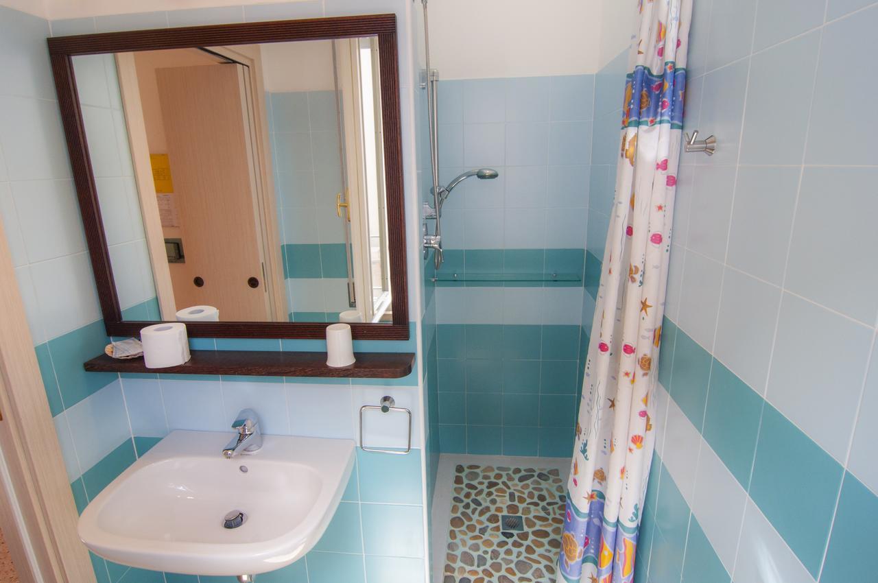 Hotel Greta B&B リミニ エクステリア 写真